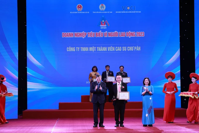 Cao su Chư Păh vì người lao động